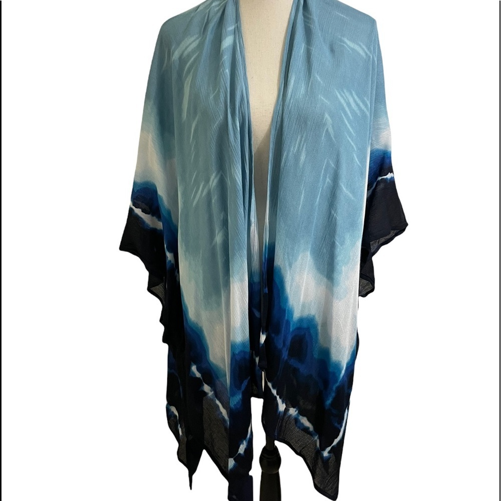 Vince Camuto cover up wrap viscose blue tie dye. Arm holes. Fit’s X-Large